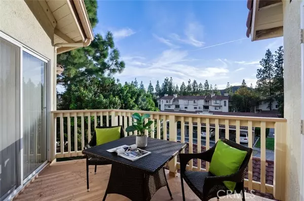 5805 Oak Bend #302, Oak Park, CA 91377