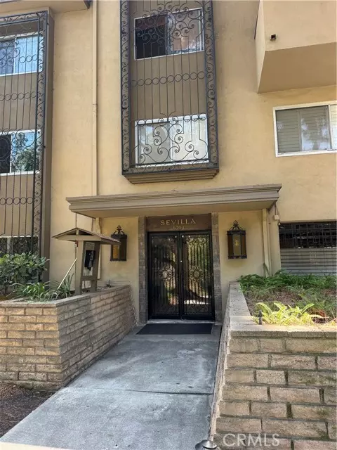 Los Angeles, CA 90068,6702 Hillpark Drive #308