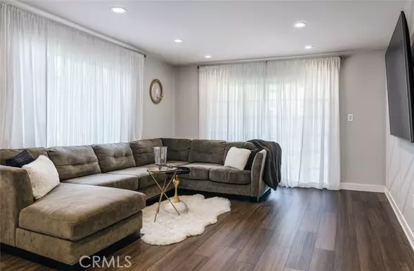 Newhall (santa Clarita), CA 91321,24305 Wabuska