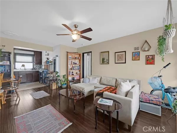 Long Beach, CA 90802,933 E 1st Street #7