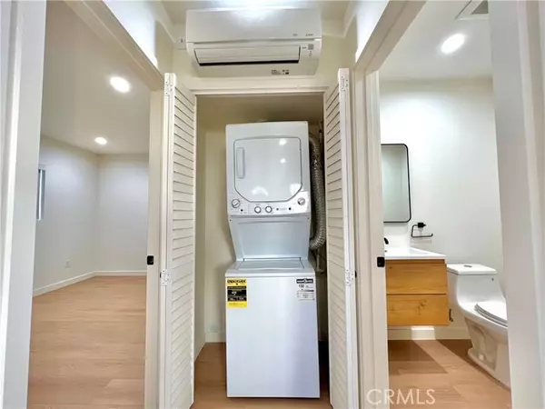 North Hollywood (los Angeles), CA 91601,5255 Denny Avenue