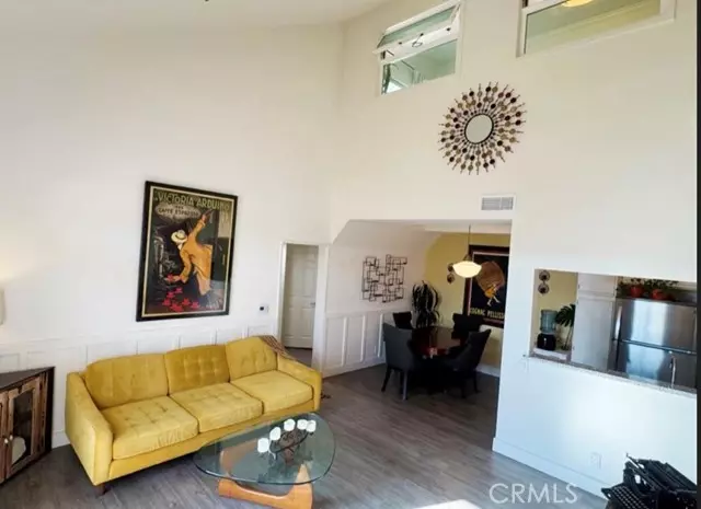 Los Angeles, CA 91401,13801 Oxnard Street #206