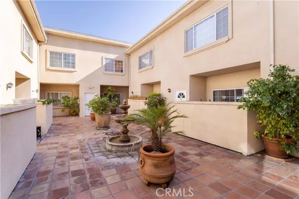 Valley Village, CA 91607,5240 Vantage Avenue #112