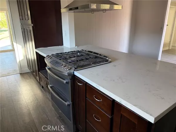 Granada Hills (los Angeles), CA 91344,12023 Monogram