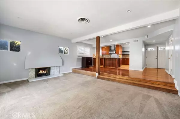 Northridge (los Angeles), CA 91324,9813 Rhea