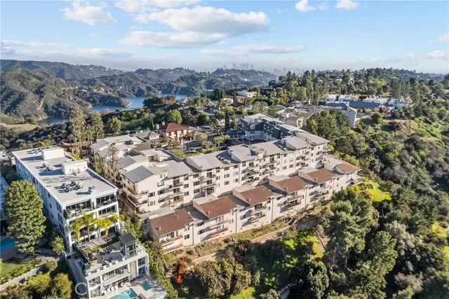 Los Angeles, CA 90077,2385 Roscomare #F16