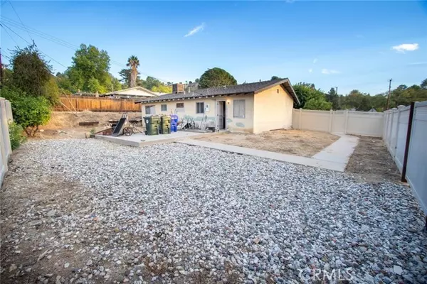 Saugus (santa Clarita), CA 91350,22481 Los Rogues