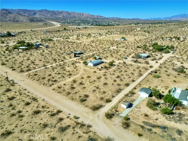 Joshua Tree, CA 92252,5773 Neptune Road