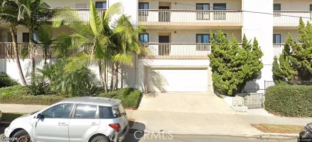 San Diego, CA 92107,5015 Santa Cruz Avenue #201