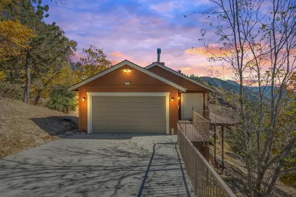 72 Panorama Road, Running Springs, CA 92382