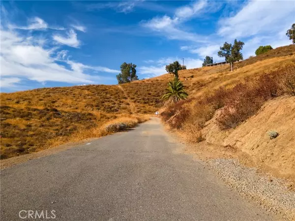 Lake Elsinore, CA 92530,35 Lake View Ave