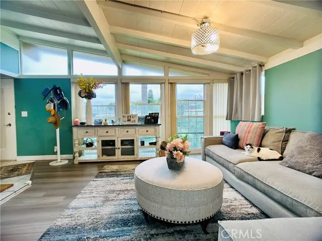 2432 W Transit Avenue, Anaheim, CA 92804