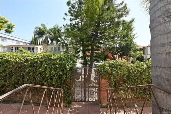 7929 Blackburn Avenue, Los Angeles, CA 90048