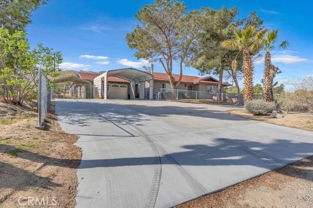 Joshua Tree, CA 92252,60449 Natoma Trail