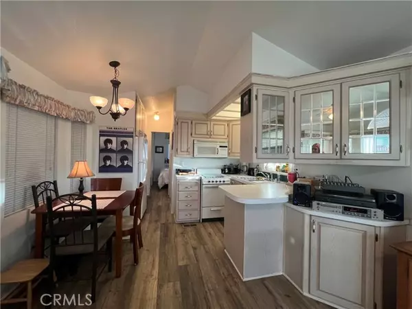 Hemet, CA 92545,1295 S Cawston Avenue #422
