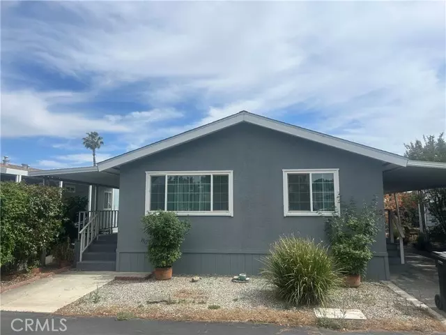 725 W Thornton Avenue #22, Hemet, CA 92543