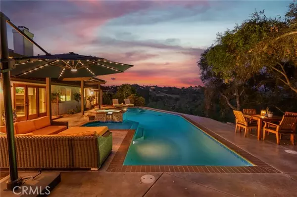 Fallbrook, CA 92028,707 S Live Oak Park Road