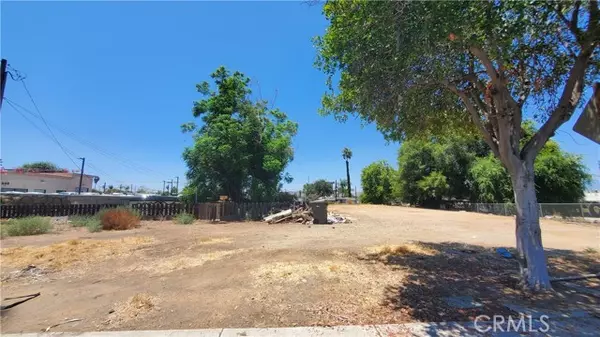 217 Iowa Avenue, Riverside, CA 92507