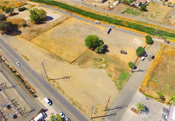 18 Spring Street, Lake Elsinore, CA 92530