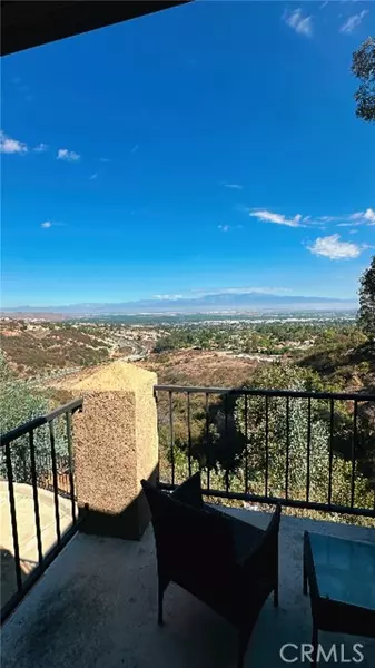 2568 Avenida Del Vista #201, Corona, CA 92882