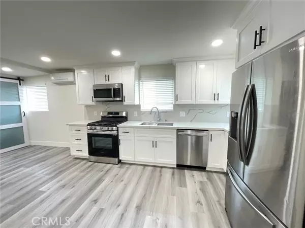 Corona, CA 92883,26346 Pawpaw Court #1