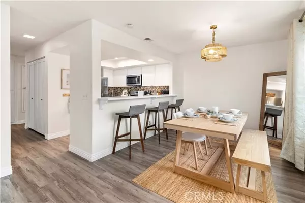 825 Buttercup Road, Carlsbad, CA 92011