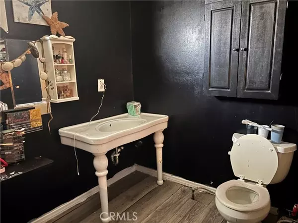 Hemet, CA 92543,430 N Palm #102