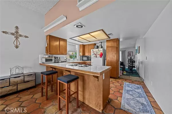 Lake Elsinore, CA 92530,127 N Massachusetts