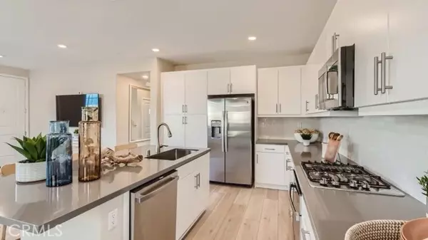 Fontana, CA 92336,16617 Shallot Street