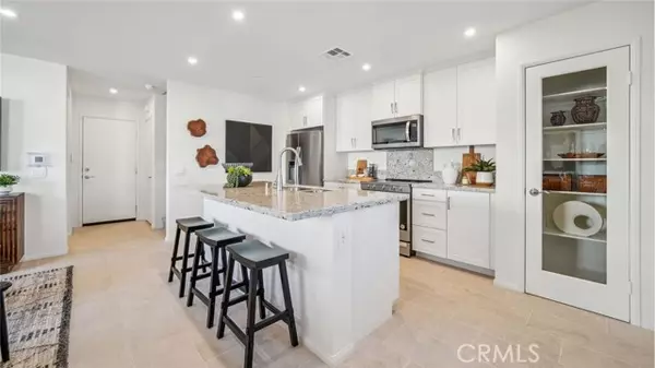 Fontana, CA 92336,16184 Lumia Way