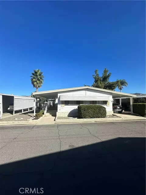 Hemet, CA 92544,881 N Lake #301