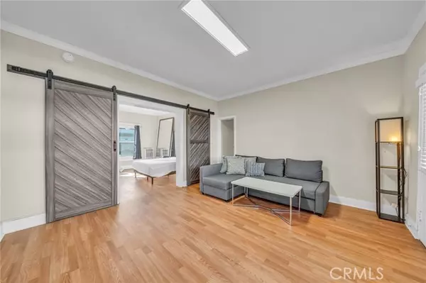 Los Angeles, CA 90037,4125 S Figueroa Street #218