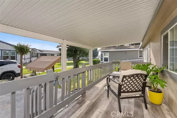 Anaheim, CA 92807,5815 E La Palma #302