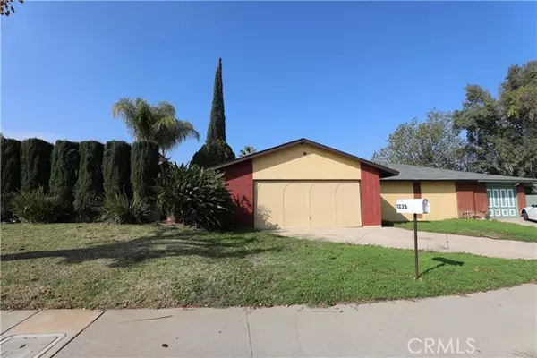 1226 Sunkist Circle, Corona, CA 92882