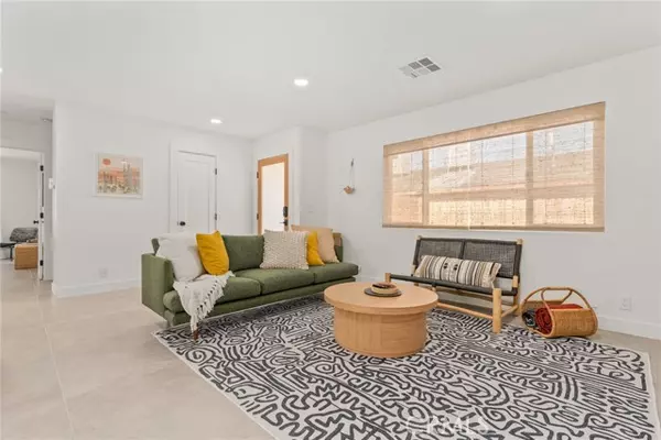 Joshua Tree, CA 92252,6386 Sunburst Street