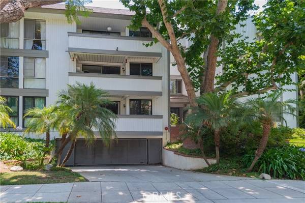 406 N Oakhurst Drive #103, Beverly Hills, CA 90210