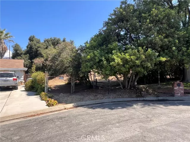 4053 N Towne Avenue, Claremont, CA 91711