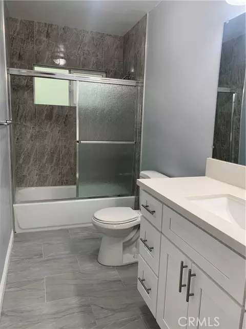 Los Angeles, CA 90004,127 S Oxford Avenue