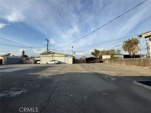 La Puente, CA 91744,15947 Amar Road