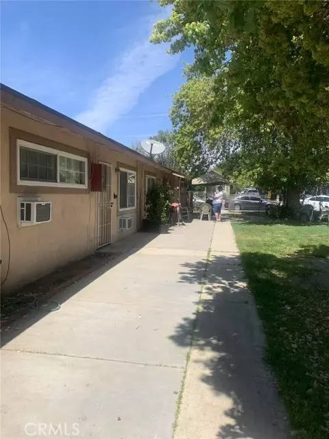 Pomona, CA 91766,838 E 7th Street