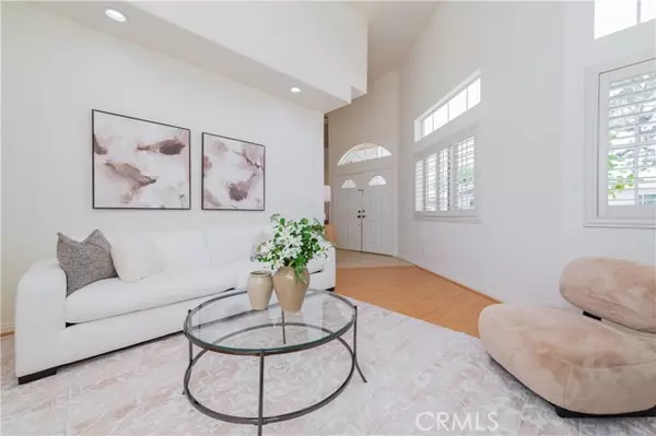 Walnut, CA 91789,338 Calle Vista