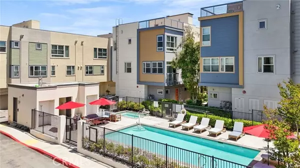 2753 Waverly Drive #304, Los Angeles, CA 90039