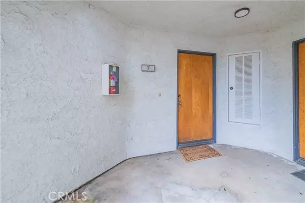Pomona, CA 91766,7 Town And Country Road