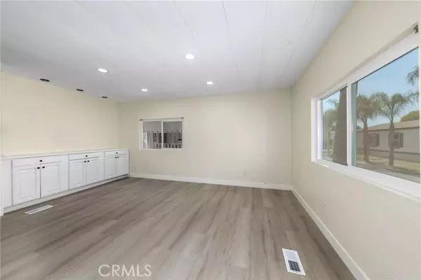 Perris, CA 92570,350 E San Jacinto Avenue #82