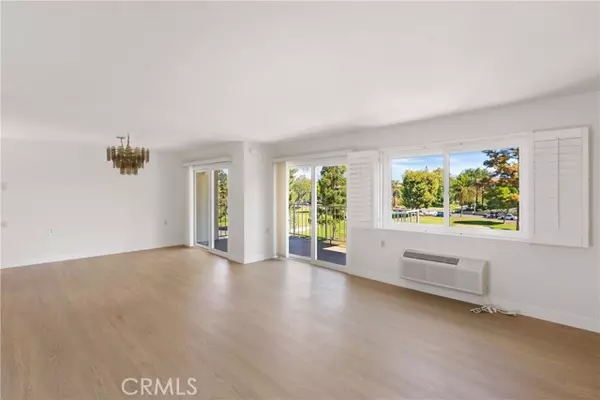 Laguna Woods, CA 92637,2386 Via Mariposa #2B