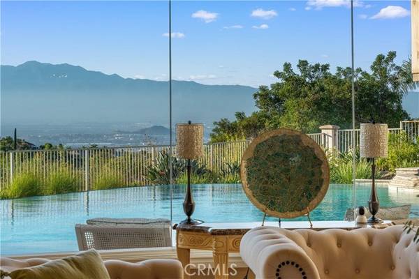 423 Cleveland Way, Corona, CA 92881