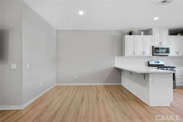 Claremont, CA 91711,1016 W Baseline Road