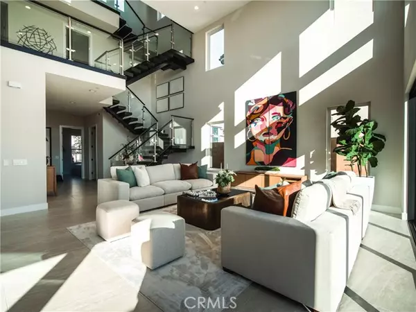 Irvine, CA 92618,221 Stage