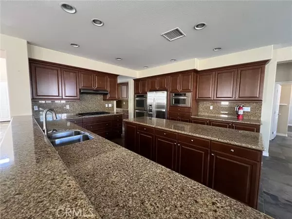 Eastvale, CA 92880,14538 Eagle River Road