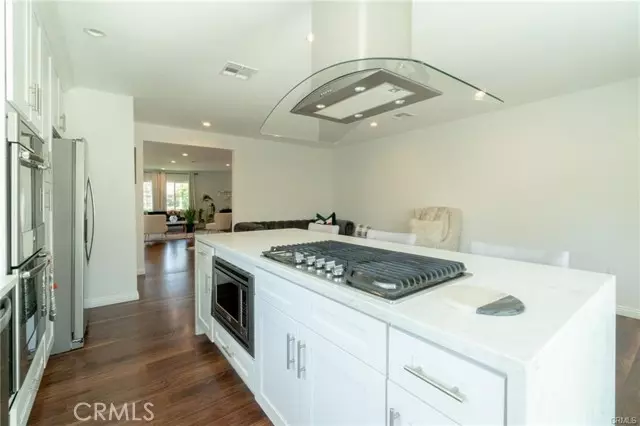 5354 Veloz Avenue, Tarzana (los Angeles), CA 91356